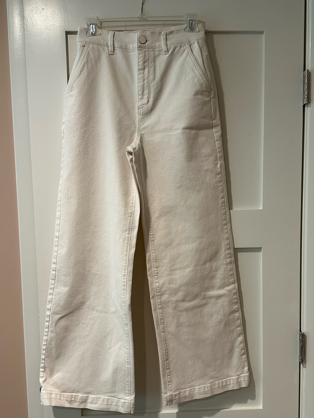 Ann Taylor size 2 petite ecru wide leg trouser jean.  Like new condition!